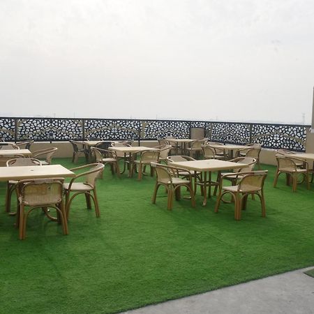 The Rich Hotel & Apartments Лахор Екстериор снимка