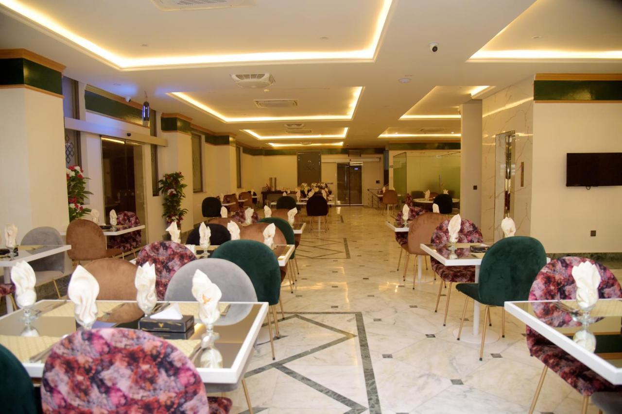 The Rich Hotel & Apartments Лахор Екстериор снимка
