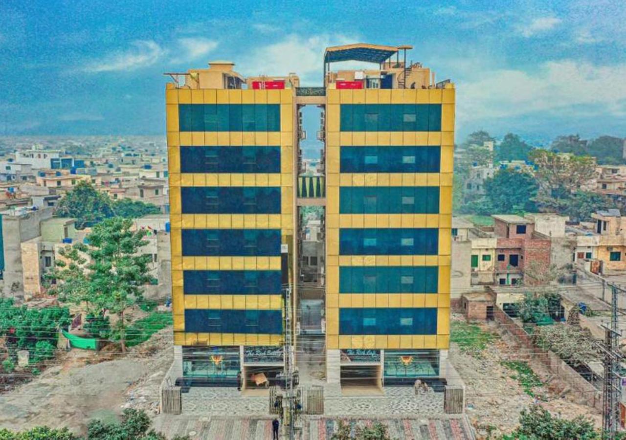 The Rich Hotel & Apartments Лахор Екстериор снимка