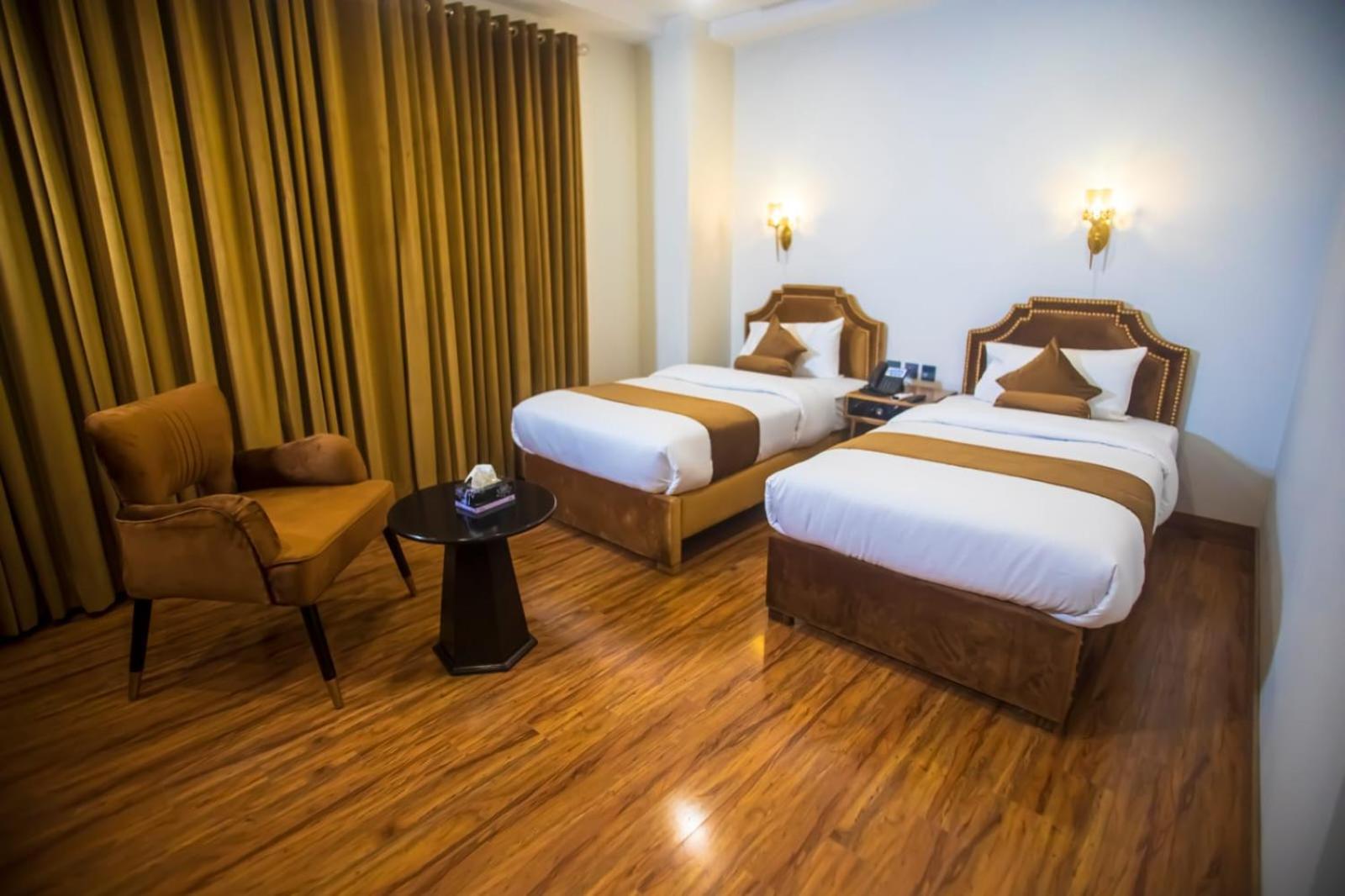 The Rich Hotel & Apartments Лахор Екстериор снимка